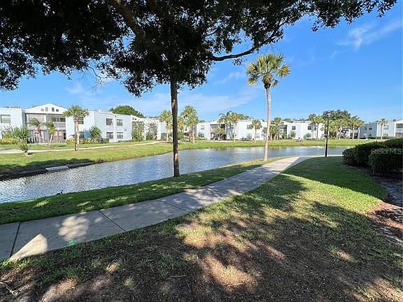 4th image of 3734 Southpointe Dr #1