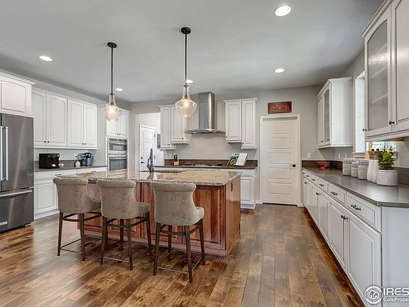 3rd image of 585 Polaris Cir
