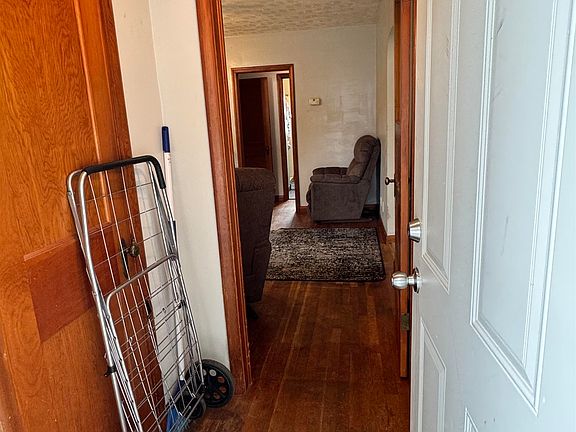 3rd image of 207 8th Ave
