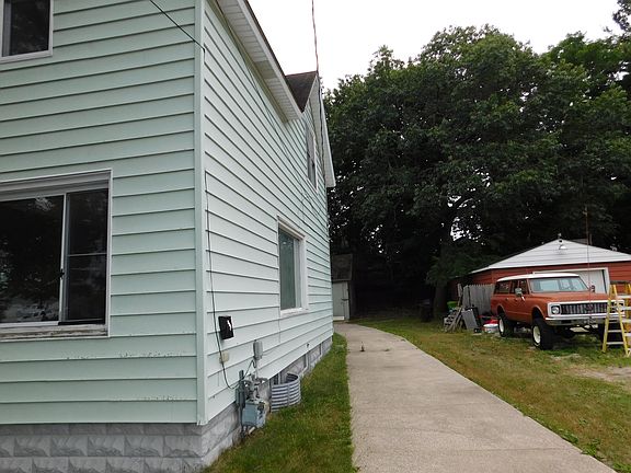 3rd image of 157 Harrison St