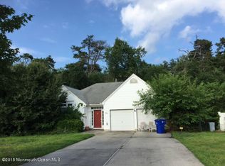77 Moonlight Ct, Toms River, NJ 08753