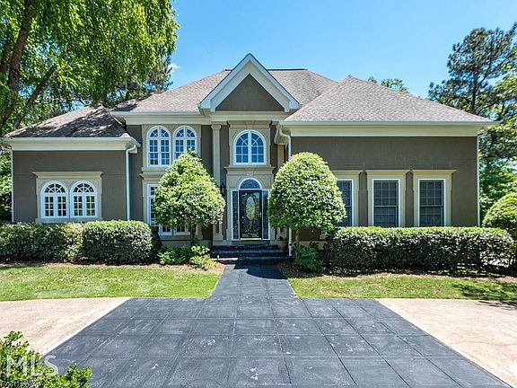 2nd image of 3276 Highborne Cir NE