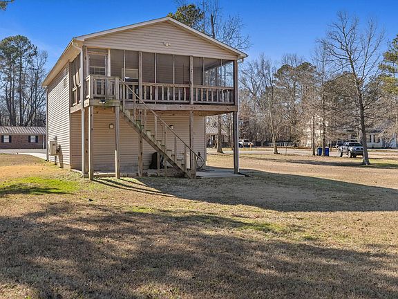 2nd image of 275 Osborn Hill Rd