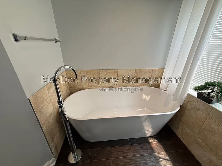 1404 Graham Dr — Photo 52