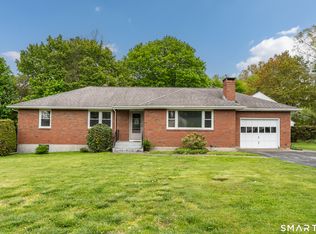 38 Irvingdell Pl, East Lyme, CT 06333