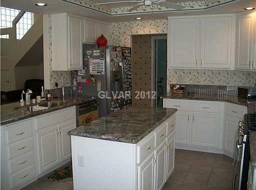 5th image of 9125 N Diamond Lake Ave