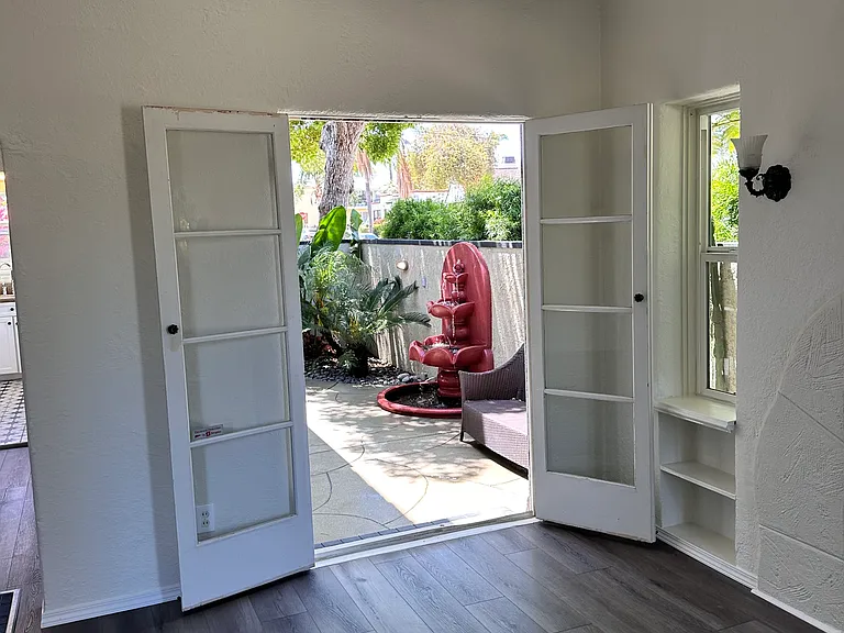 279 Bennett Ave — Photo 9