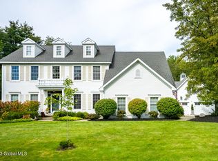 9 Prestwick Dr, Slingerlands, NY 12159