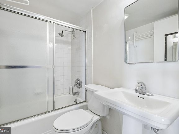 3rd image of 210 Locust St #4EW