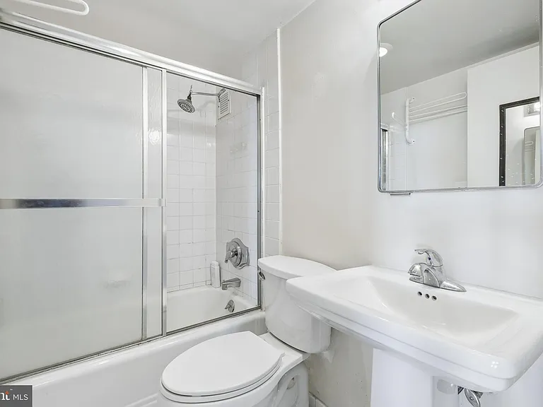 210 Locust St #4EW — Photo 3