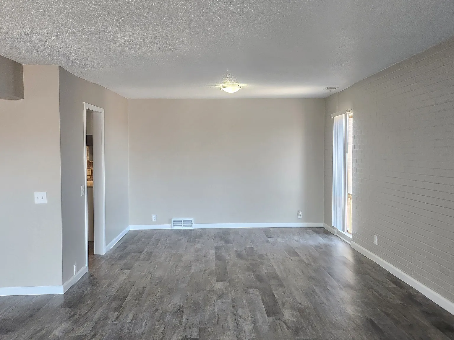 4811 Chicago St — Photo 3