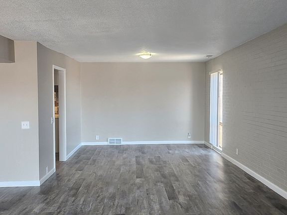 4th image of 4811 Chicago St #6D