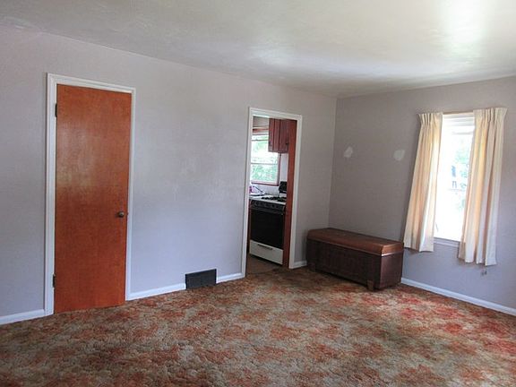2nd image of 1006 Monroe St