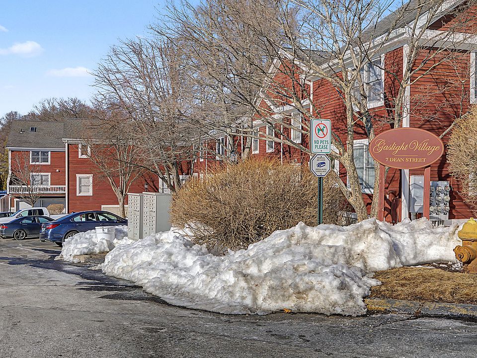 1st image of 7 Dean St #3-304