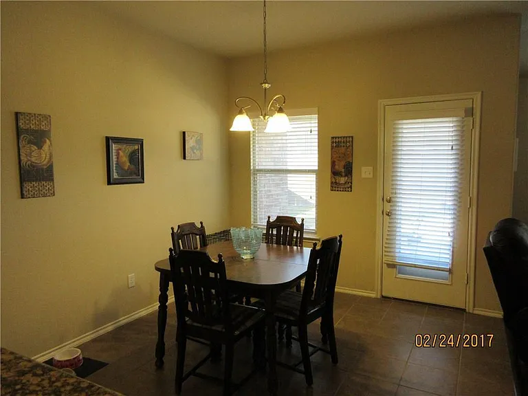 1110 Lubbock Ln — Photo 19
