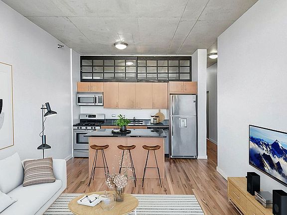 3rd image of 1720 S Michigan Ave APT 706