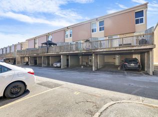 3415 Uplands Dr #17, Ottawa, ON K1V 9N4