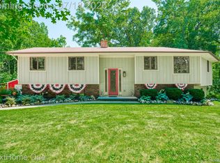 4423 Mason Rd, Howell, MI 48843