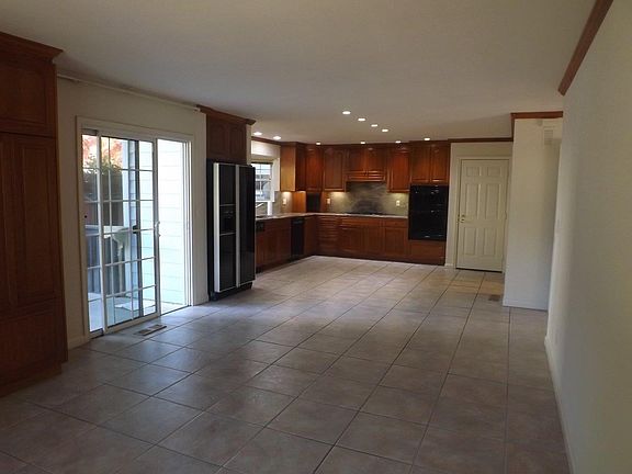 3rd image of 438 Foxborough Dr