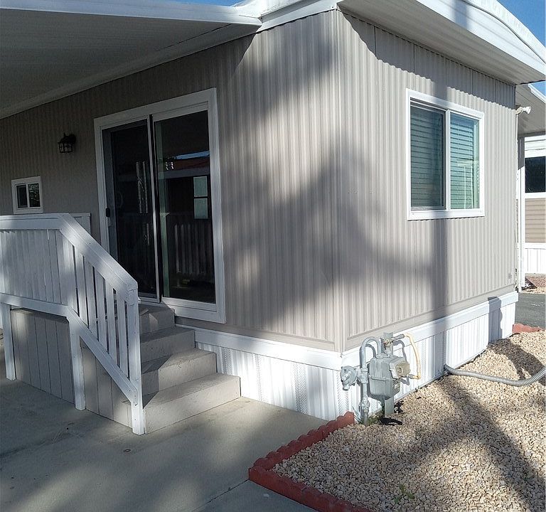 1st image of 1600 S San Jacinto Ave #15