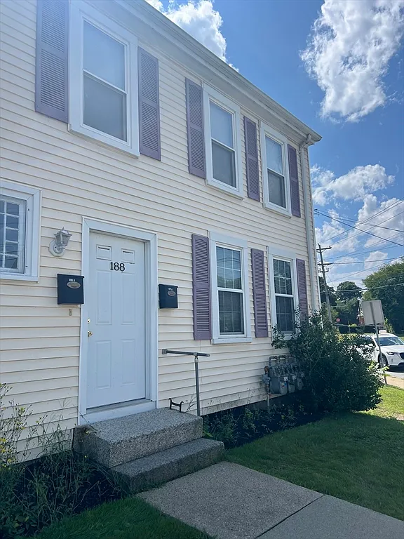 1 bed, 1.0 bath, 800 sqft, $1,800 — Photo 1