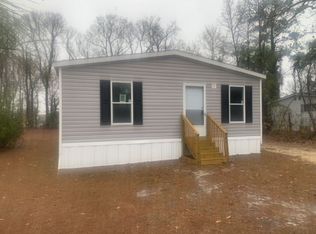 460 Lake Dr, Richlands, NC 28574