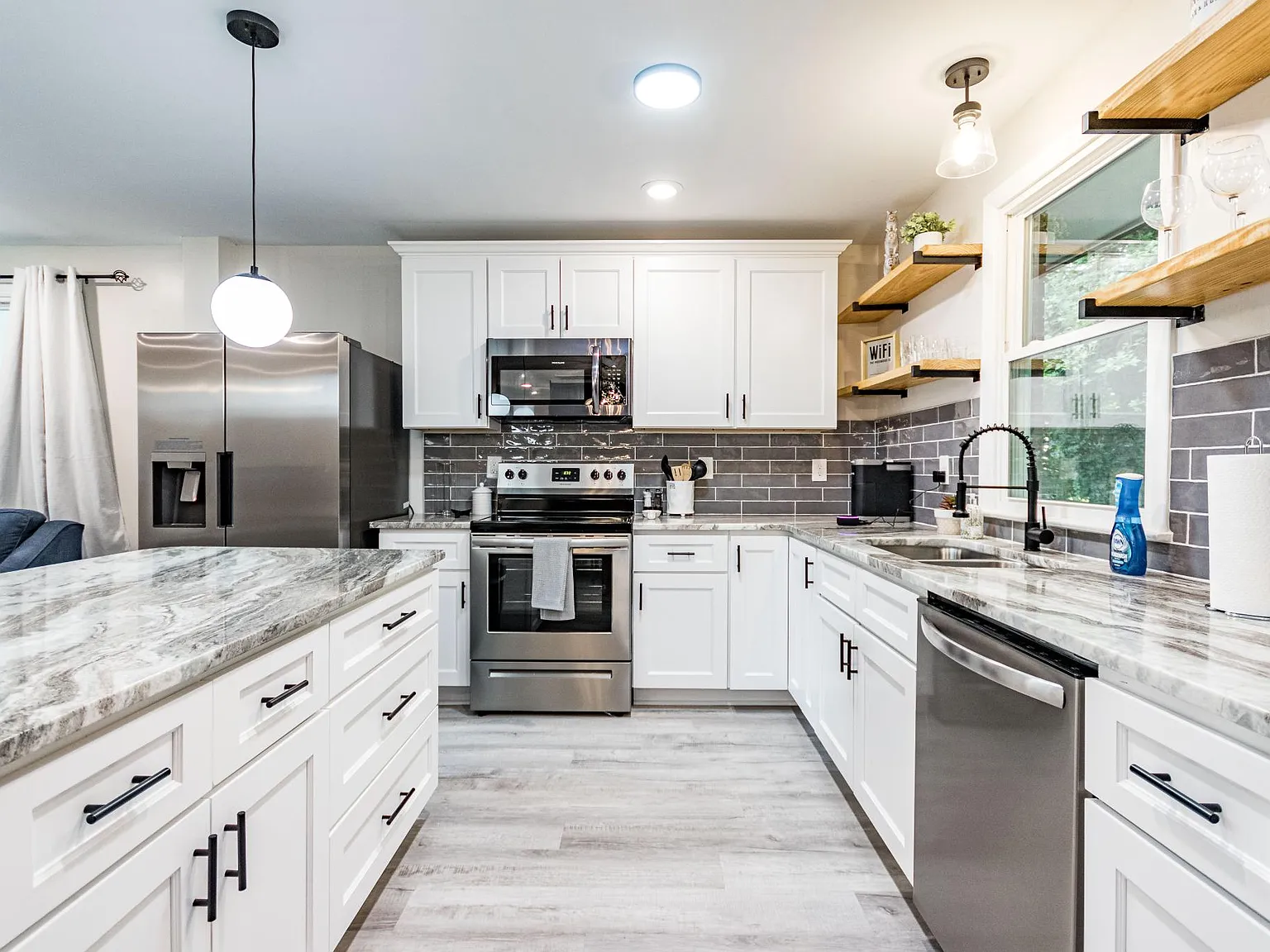 2500 Dandridge Dr — Photo 4