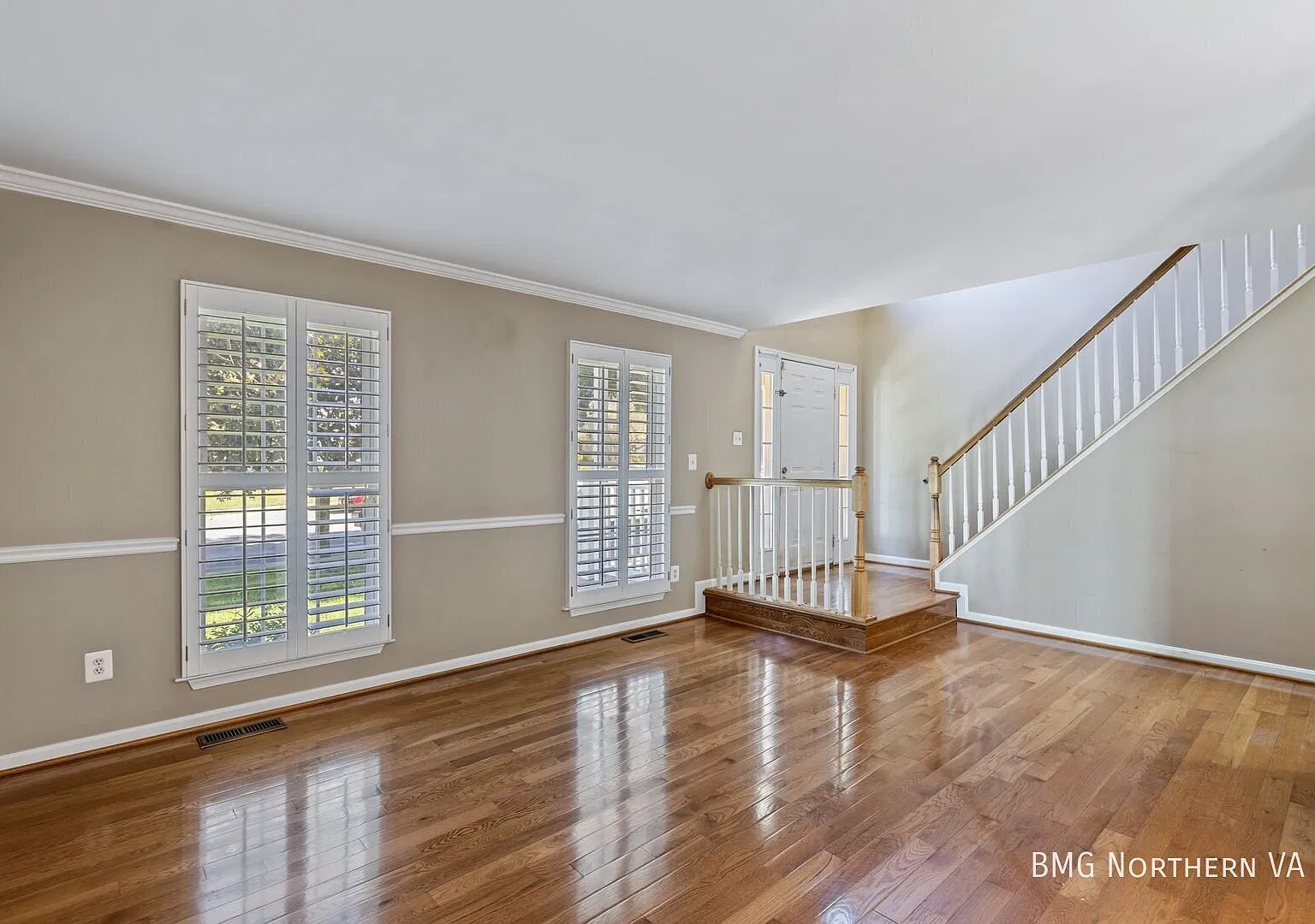 Beautifully Upgraded 5BR/3.5BA Home in Woodbridge! — Photo 4