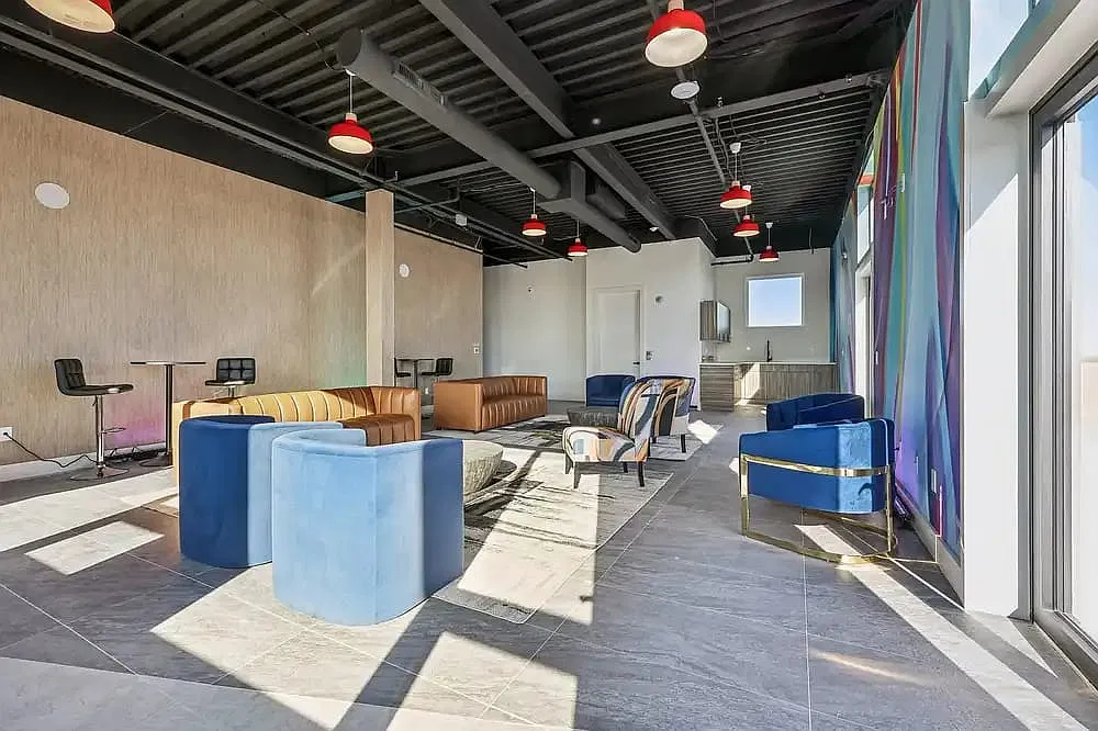 2 bed, 650 sqft, $3,150 — Photo 1