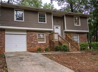 677 Overlook Ct, Jonesboro, GA