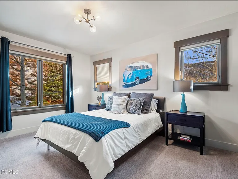 2060 Paddington Dr — Photo 21