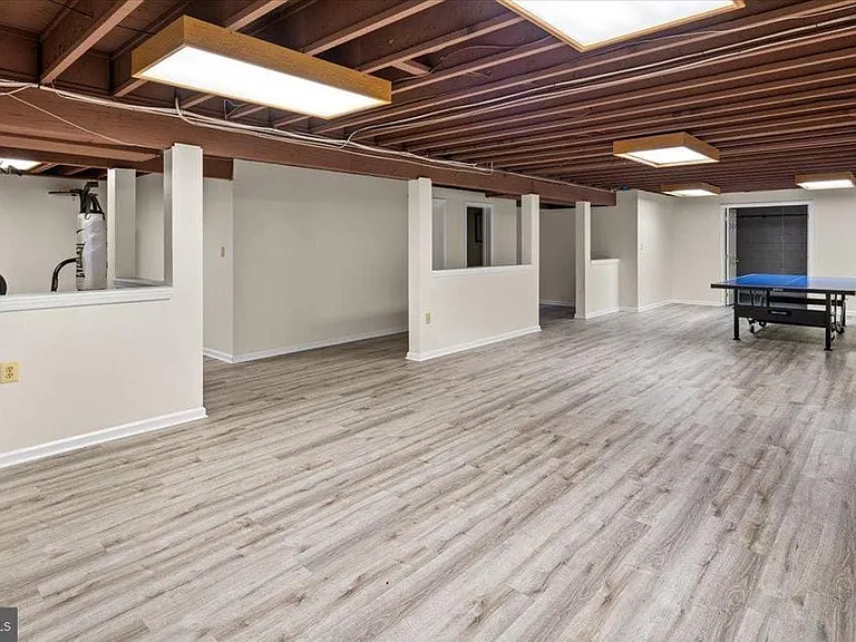 12 Windermere Way — Photo 33