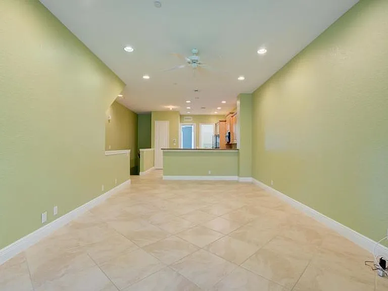 5113 Artesa Way W — Photo 4