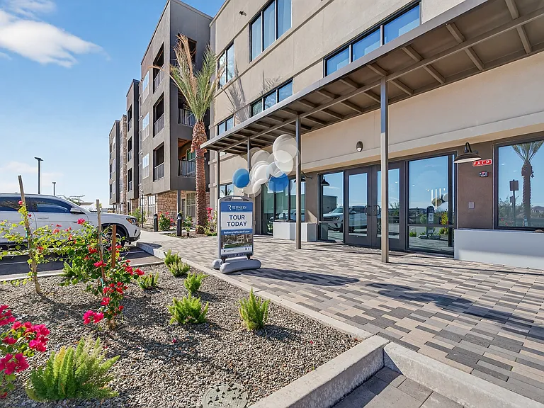 Refinery at Pointe17 — Photo 14