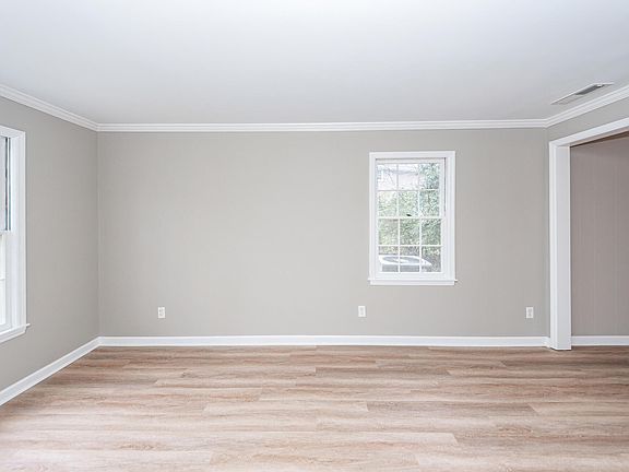 4th image of 405 Grouse Rd