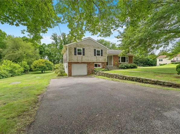 31 Samuel Rodman St, South Kingstown, RI 02879