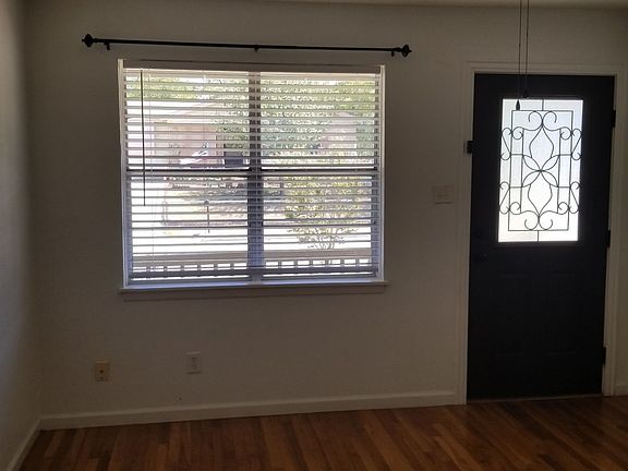 5th image of 907 San Antonio St