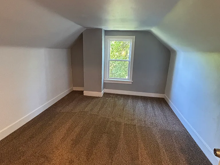 1278 Beardsley St — Photo 17