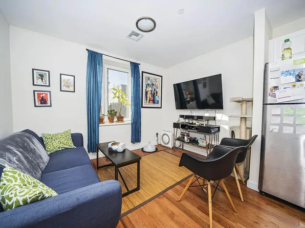 960 Willoughby Avenue image 1 of 14