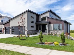 6110 NE Briarwood Dr, Ankeny, IA 50021