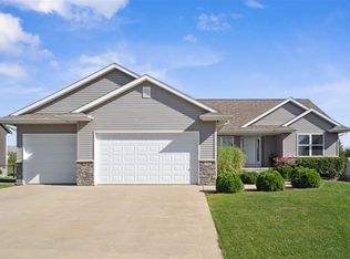 2113 Red Rock Dr SW, Cedar Rapids, IA 52404