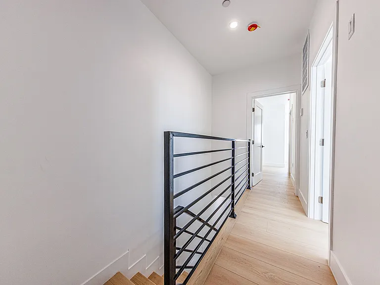 Gorgeous New Townhomes Next To la Cienega Park — Photo 36