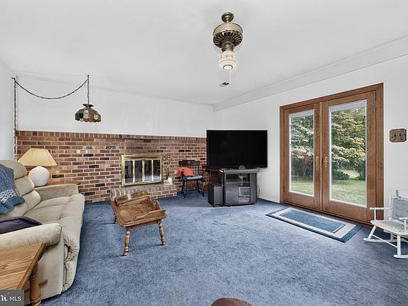 5th image of 1243 Upton Cir