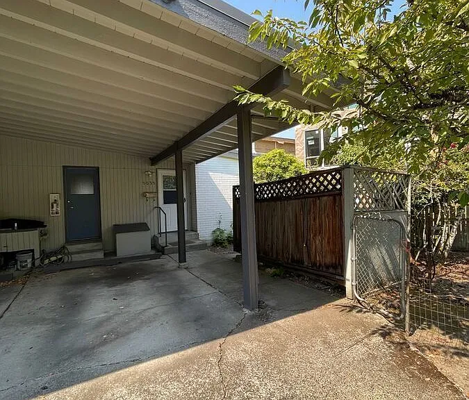 5035 44th Ave NE — Photo 18