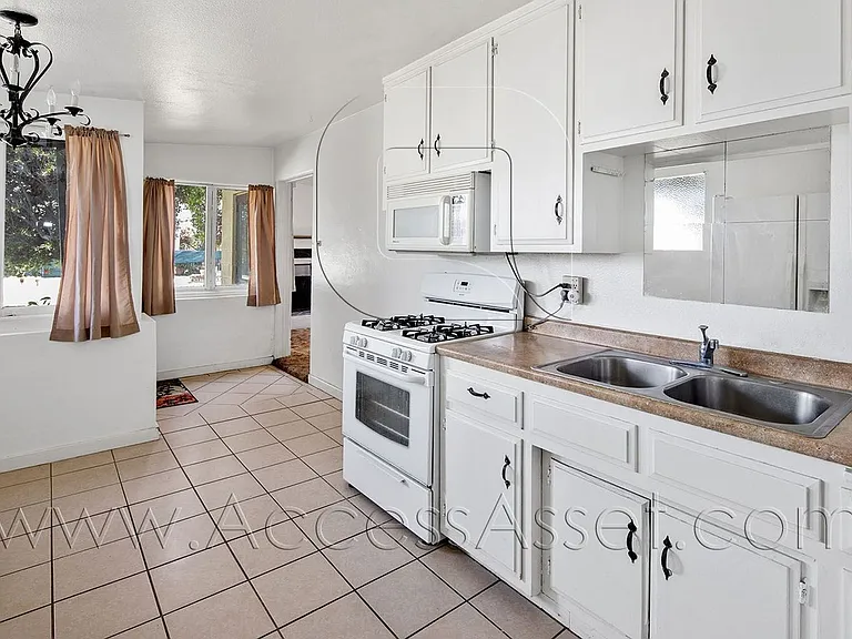 675 American Ave #2 — Photo 3