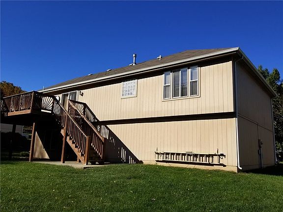 4th image of 507 SW Foot Hill Dr