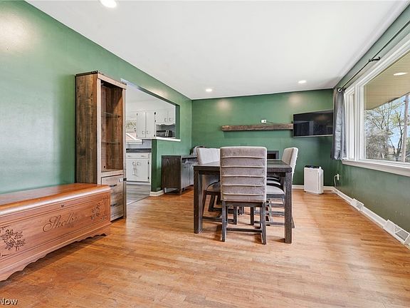 3rd image of 1157 Woodland Ave