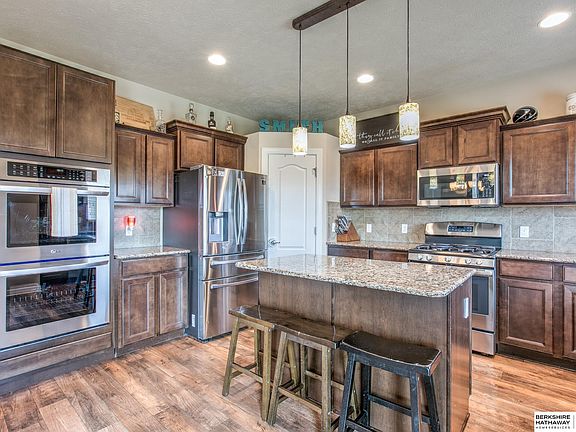 4th image of 9212 S 171st St