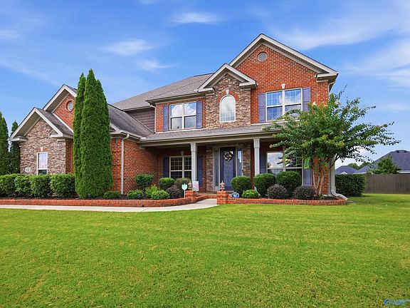 5th image of 122 Castletown Ln