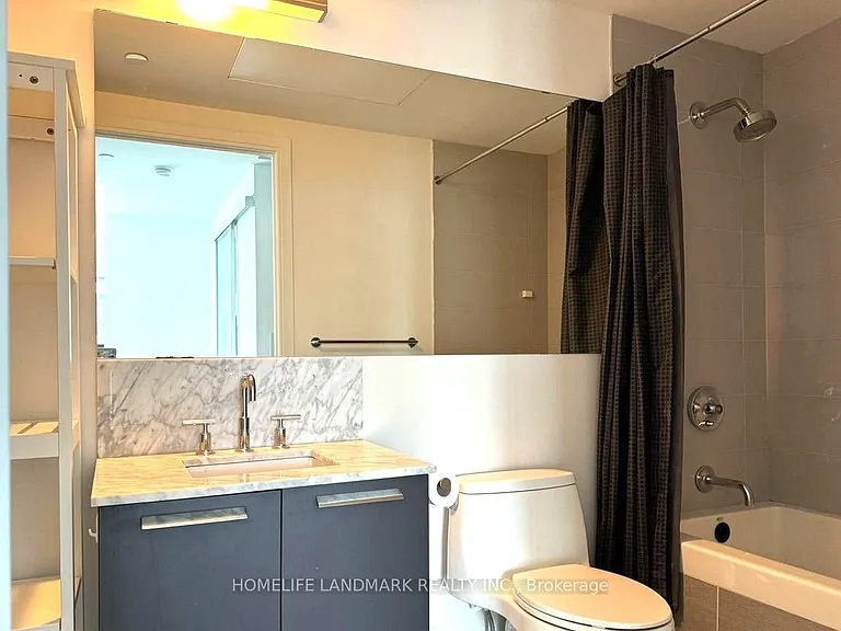 50 Charles St E #3905 — Photo 8